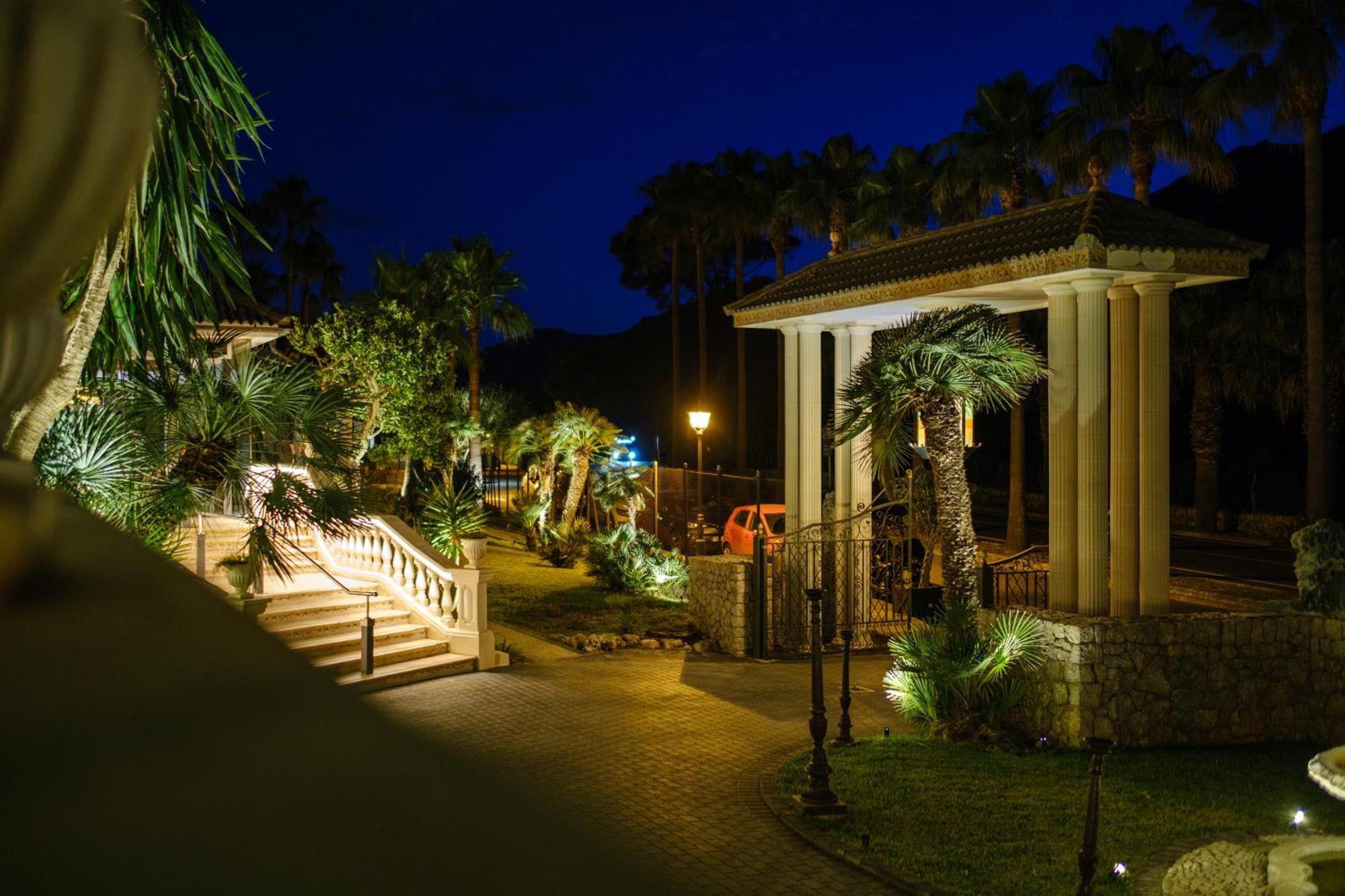 La Moraleja The Quiet Hotel - Adults Only Cala de Sant Vicenc Extérieur photo